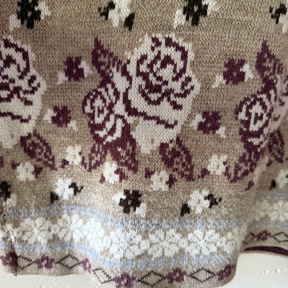 Vintage Rose and Diamond Print Knit Sweater - Picture 5 of 13